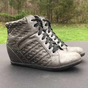 Girls Justice Boots size 3 zip up wedge Gray